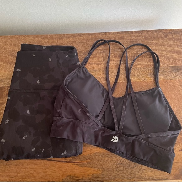 NWOT Sz M set 2 sports bra and workout leggings leopard print - Picture 4 of 7